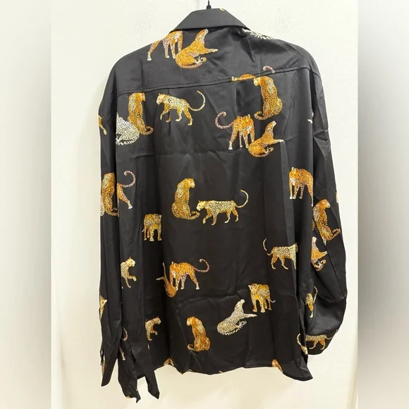 Umgee Black Shirt with Gold Animal Motif preloved - Picture 2 of 2